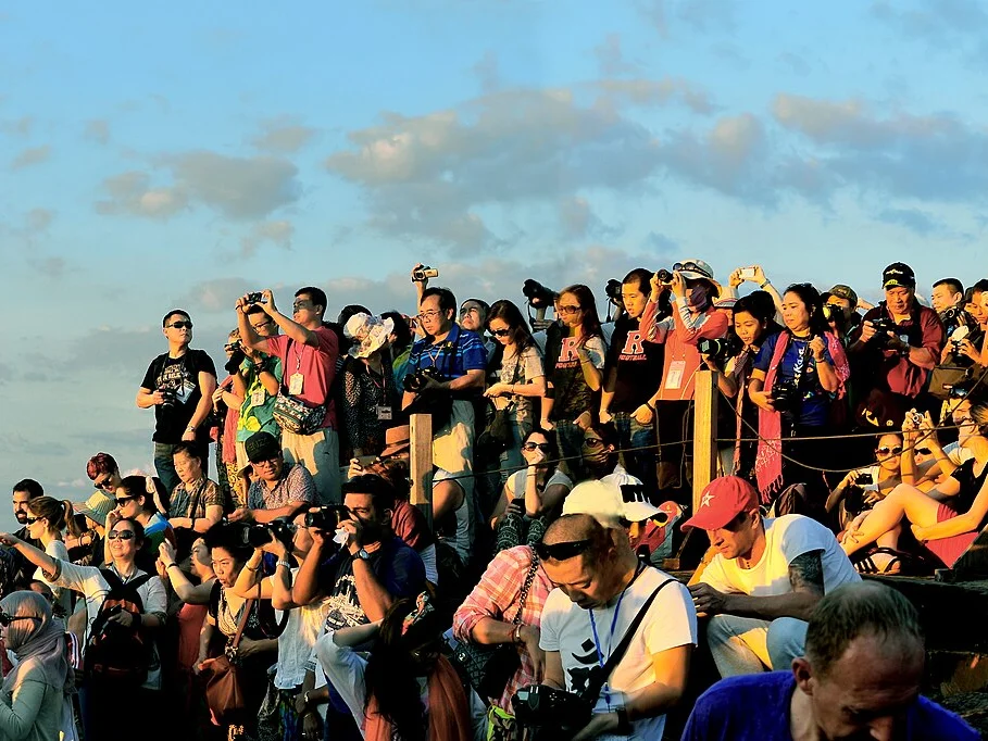 Explore Angkor Tour with Sunset